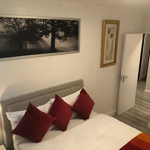 https://luxury-2-bedroom-flat-in-abbey-wood-london.cambridgehotelsuk.com