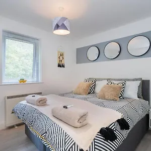 https://forest-view-apartment-private-balcony.bournemouth-hotels.org
